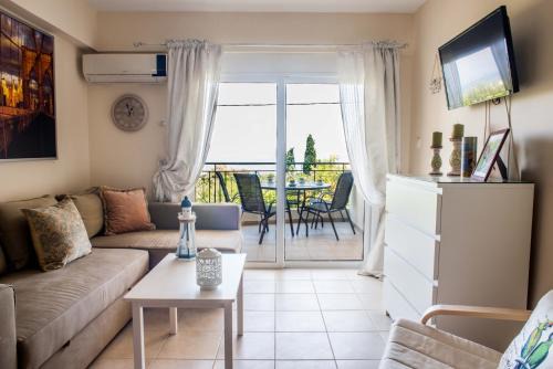 Ligia Appartement | Lovely Apartment Next to the Sea Lygia Korinthias