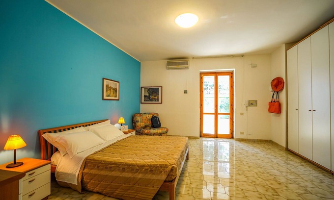 Acaya Autre | Appartement avec climatisation, WIFI, piscine, TV, balcon, animaux admis, parking, près de Lecce