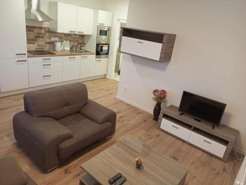 Trencin Appartement | Lovely apartment with balcony and free parking