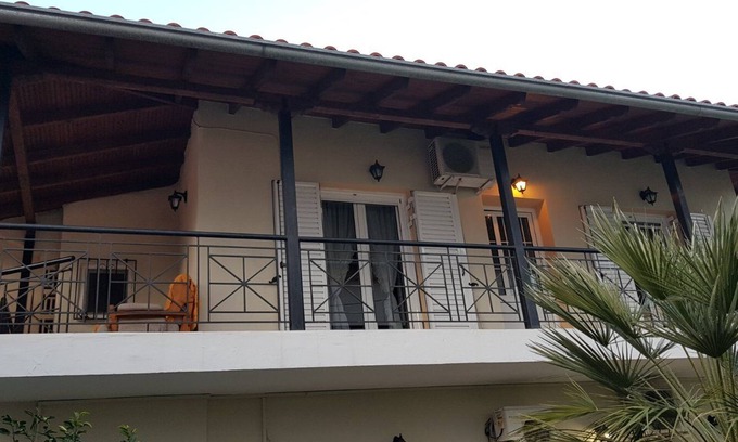 Kalambaka Maison | Bel appartement sous les rochers