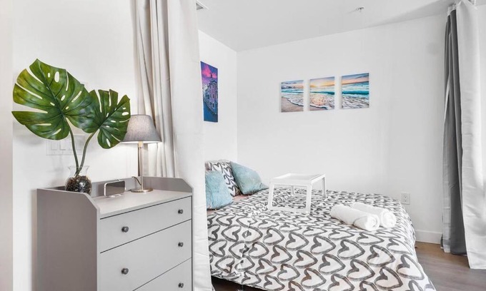Marpole Appartement | Lovely Brand new studio 5 mins to Airport!!