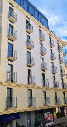 Gibraltar Appartement | Lovely Central studio king bed