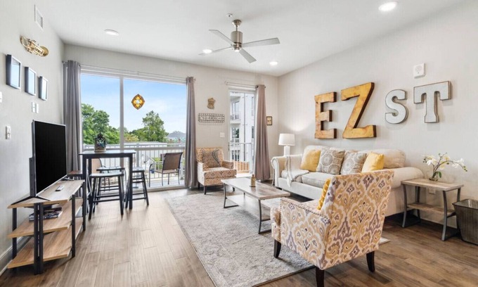 Saint Claude Copropriété | Lovely Condo in the Bywater. Great Nola Location!