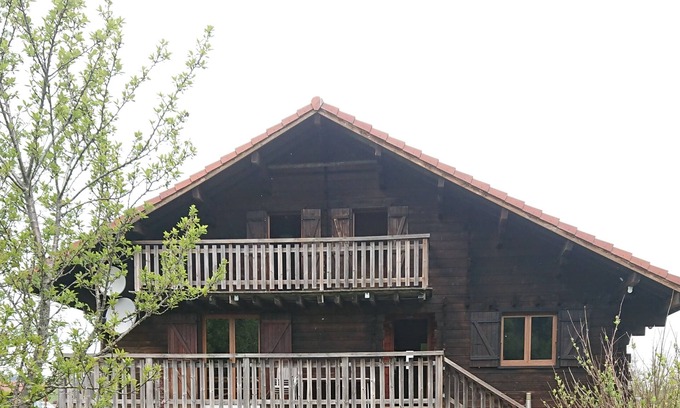 Chaux-Neuve Chalet De Ski | Joli châlet pour amoureux de la nature.