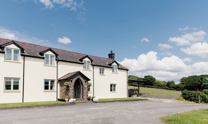 Devils Bridge Maison | Lovely countryside farm house with large hot tub and disabled friendly. Sleeping 12