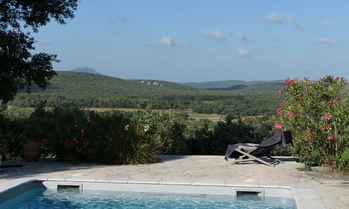 Argelliers Maison | Lovely family home with large garden, swimming pool and view