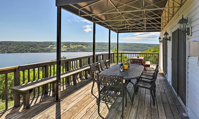 Burdett Maison | NOUVEAU! Belle maison Finger Lakes avec vue sur le lac et terrasse!