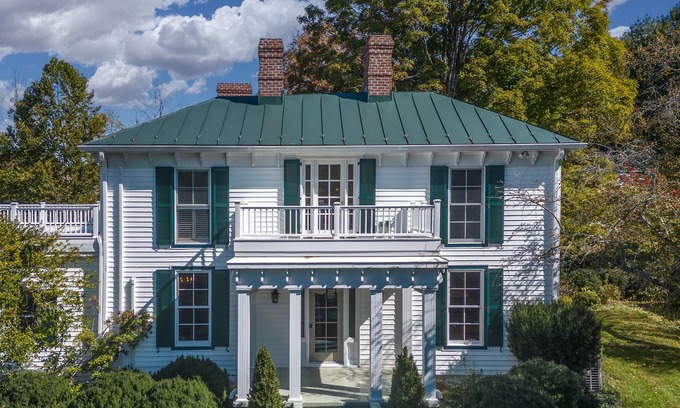 Rockbridge Baths Maison | Lovely Gardens with lots of solitude. Inground pool. Minutes to Lexington VA.