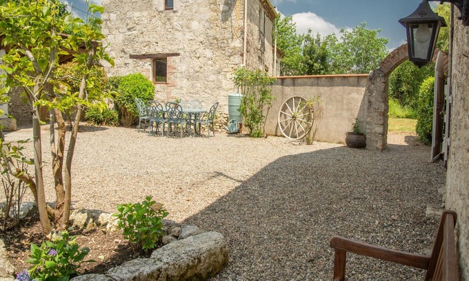 Saint Maurin Maison | Lovely gite at edge of a village with privat pool