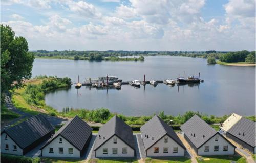 Kerkdriel Maison | Lovely Home In Kerkdriel With Lake View