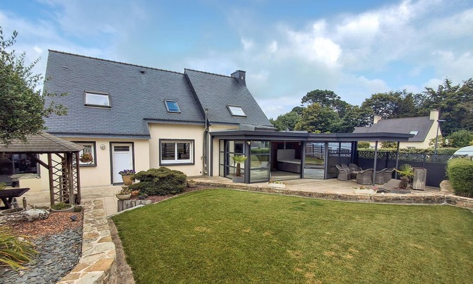 Landivisiau Maison | Lovely home in Landivisiau with sauna