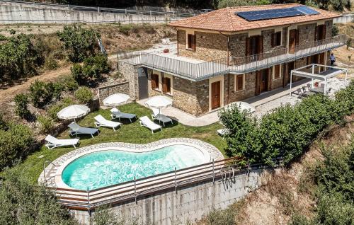 Rutino Maison | Lovely Home In Rutino With Kitchen
