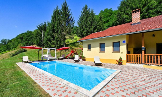 Tuhelj Maison | Belle maison à Tuhelj avec sauna