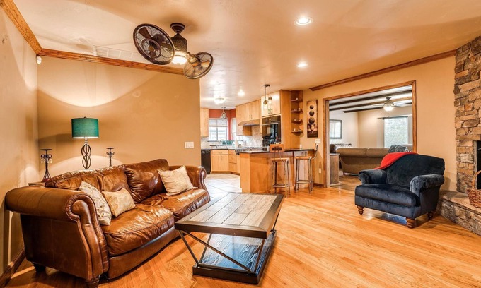Wilemans Belle Isle Maison | Lovely home with back yard & deck near Penn Square Mall