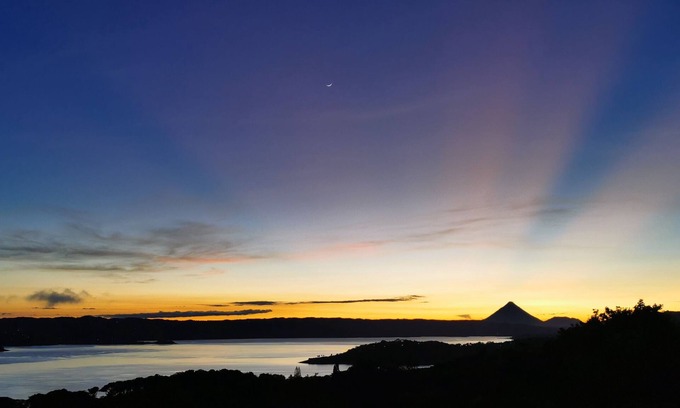 Angeles Maison | Lovely house fully equipped with the best view of the volcanos and the lake.
