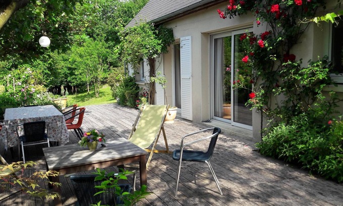 Azay-le-Rideau Maison | Jolie maison dans un écrin de verdure.