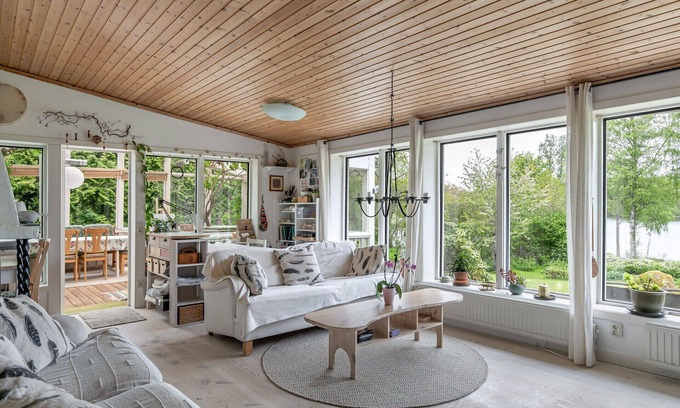 Tranas Maison | Lovely house in Tranås with a wonderful location by the lake Loren | SE10012