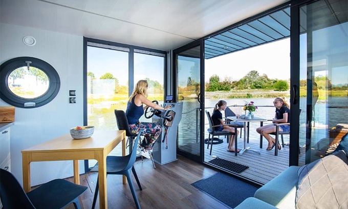 Ophoven Maison | Lovely houseboat in Kinrooi with terrace