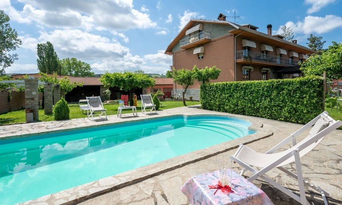 Castagnole delle Lanze Appartement | Agréable appartement pour 4 personnes avec piscine, WIFI, climatisation, TV et patio