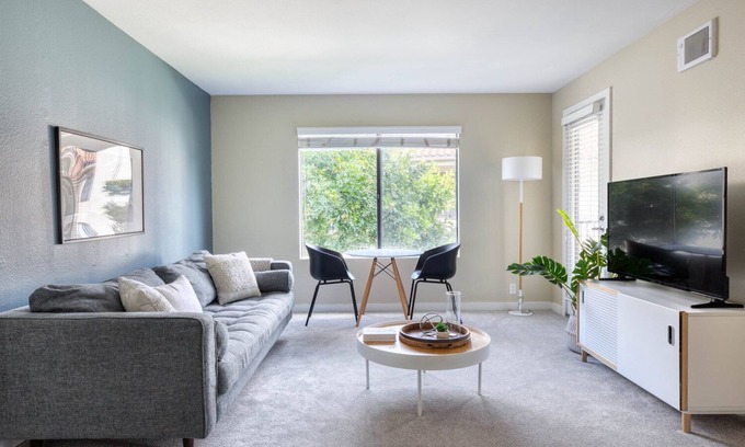 University City Appartement | Lovely La Jolla 1BR w/ Gym, W/D & Pool, nr bars & shops, by Blueground