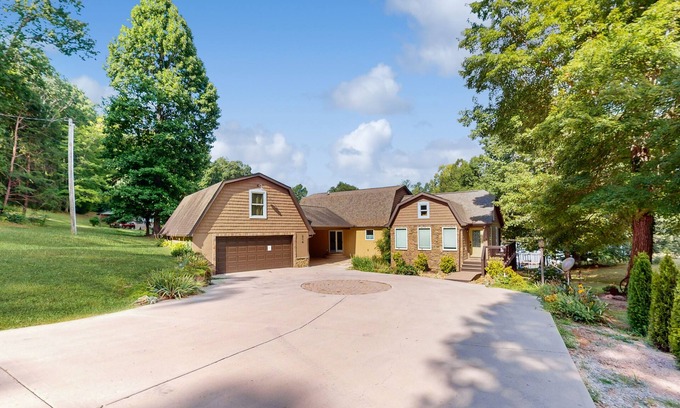 Maynardville Maison | Lovely lakefront home with fire pit, fireplace, dock and gas grill