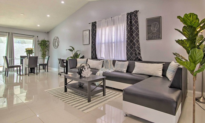 Lauderhill Maison | Lovely Lauderhill Retreat < 12 Mi to Beach!