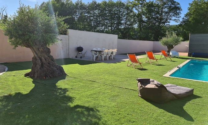 Le Creusot Villa | Beau loft avec piscine privée