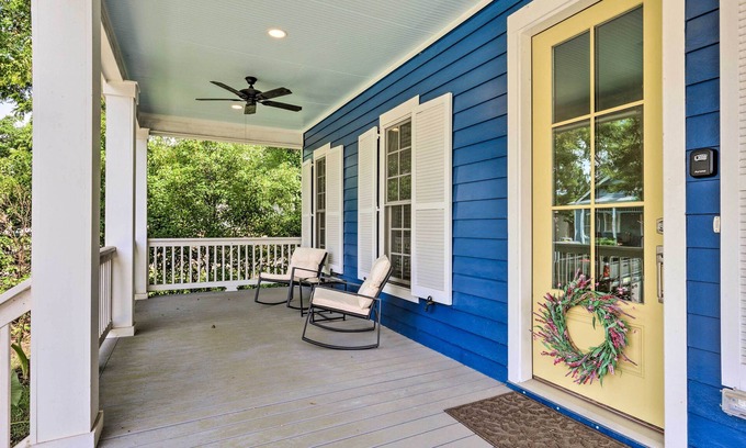 Washington Square Maison | Lovely Mobile Retreat w/ Deck & Front Porch!