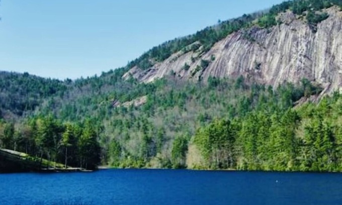 Sapphire Villa | 20% off Nov/Dec - Lovely Mountain Villa-Close to Amenities-Walk to Fairfield Lk