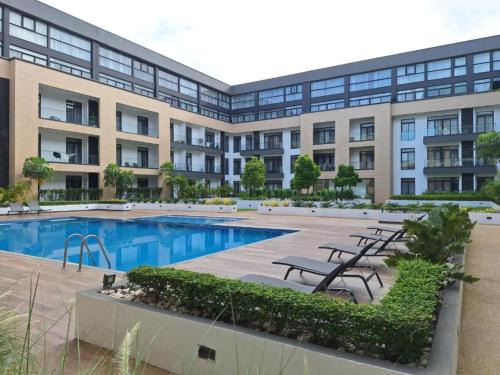 Labone Appartement | Lovely One Bedroom Apt at The Embassy Gardens with Fast Internet, Pool & Gym