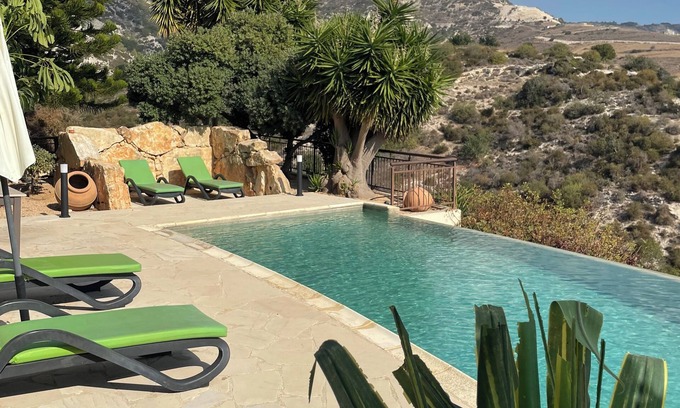 Pegeia Villa | Lovely Peyia Villa. Wifi, Private Pool, full TV package. Village / beach nearby