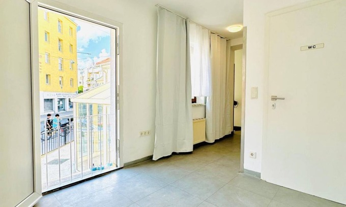 Grinzing Appartement | Lovely Room in Shared Apt 10 Min Walk to FAC Platz