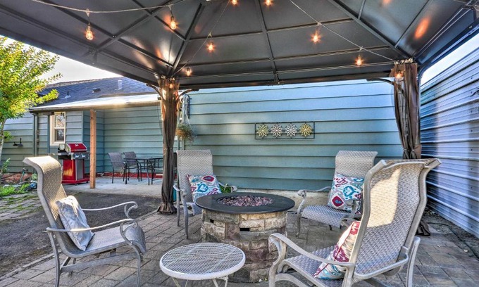 Sherwood - Tualatin South Maison | Lovely Sherwood Retreat with Yard, Walk to Old Town!