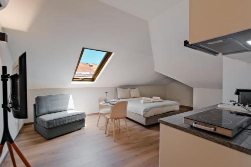 Alvalade Appartement | Lovely studio fully equipped near subway N10 - Shared bathroom with another Studio