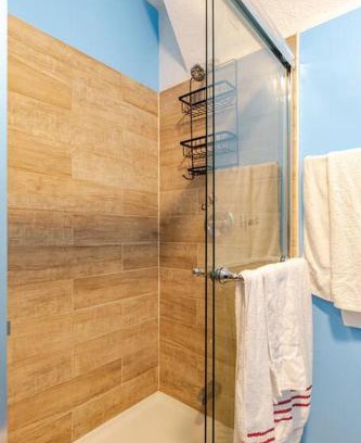 Oakland Appartement | Lovely studio queen In Oakland Zoo Area