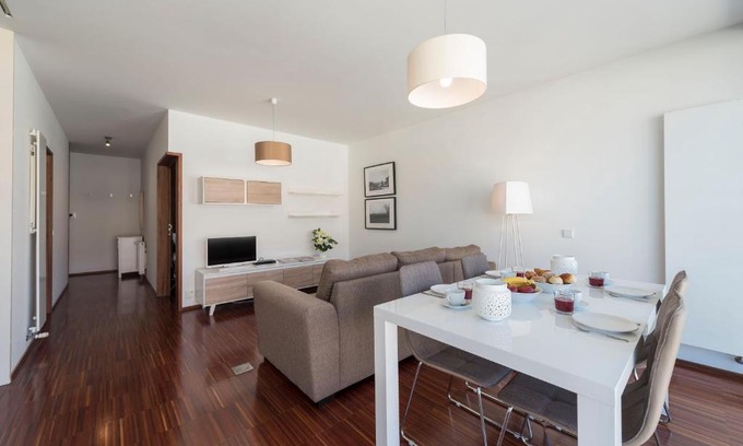 Lordelo do Ouro e Massarelos Appartement | LovelyStay - Casas Brancas - Modern Apartment with Balcony & free private parking