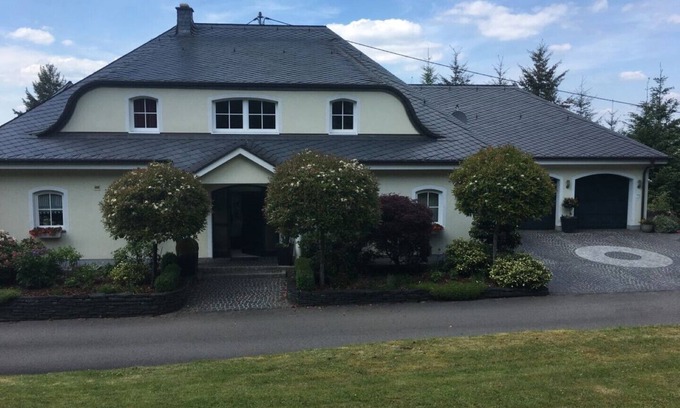Zummeterhof Copropriété | Lovingly furnished 5* apartment (120sqm) - most beautiful natural landscape of Leiwen