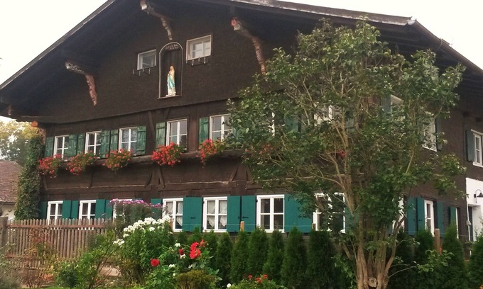 Gorisried Appartement | Appartement exclusif modernisé avec amour dans une ferme historique