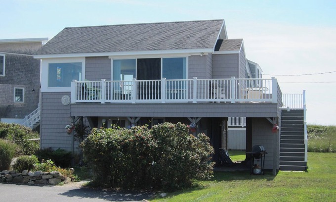 Biddeford Pool Maison | Low Tide: Oceanfront Bliss Just Steps Away NEW LISTING