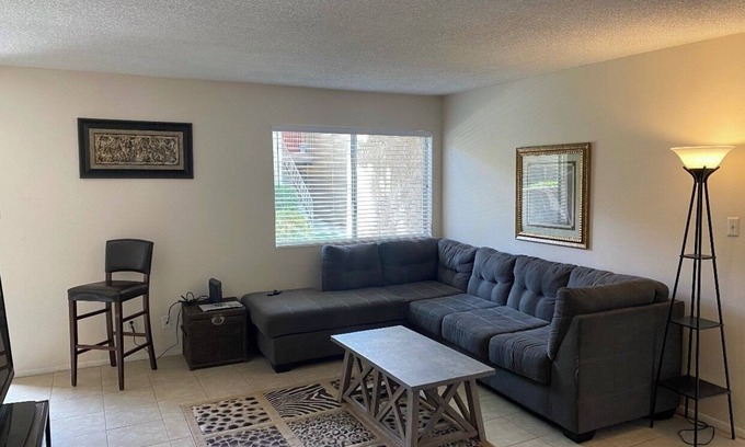 Fairway Park Copropriété | Lower 2 bedroom 2 bathroom condoAt great location!