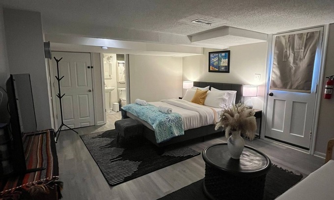 Jefferson Manor Appartement | Lower Level Studio Apartment with Private Entrance
