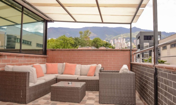 Astorga Appartement | Balcon inférieur Penthouse avec Hot Tub AC