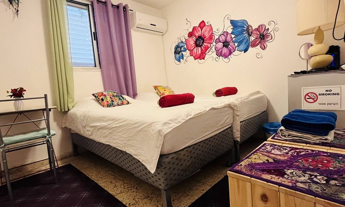 Neot HaKikar Lit Et Petit-Déjeuner | Lowest Place on Earth B&B Private Cosy Double Room Shared Bathroom and Kitchen