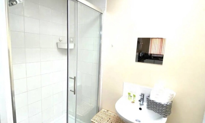 Luton Appartement | Lt Properties Luxury studio apartment Ground floor 1