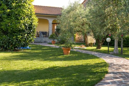 Nozzano Castello Maison | Luana & Marcello's villa