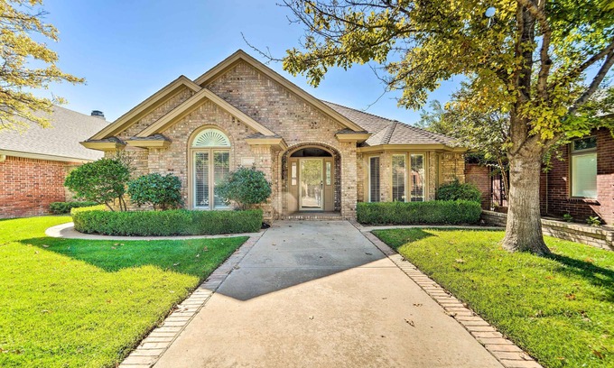 Lubbock Villa | Lubbock Home w/ Patio ~ 6 Mi to Texas Tech!