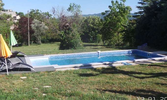 Mane Maison | Luberon Haute Provence gite 3 * avec piscine gd terrain nature vue panoramique