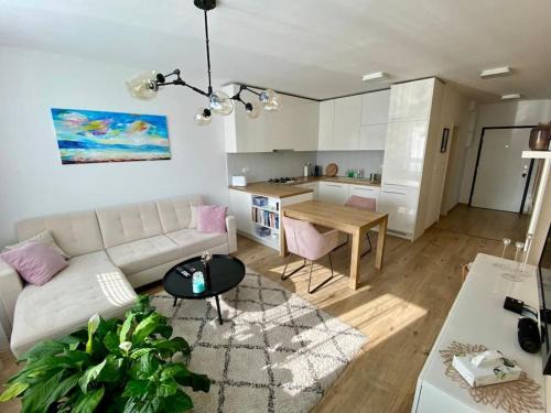 Dubravka Appartement | LUCAO Apartment, 1-4 guests, Free Parking & Wifi, 10 min from Downtown