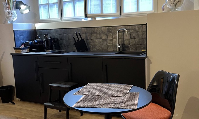 Clermont Ferrand City Centre Appartement | Lucas II appartement 35 m2 hôtel particulier XII eme siecle