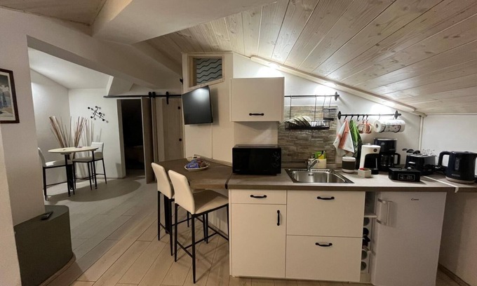 Quarrata Appartement | Lucciano Suite - Apartment with 2 bedrooms and bathroom